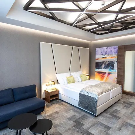 Artis Boutique 4*