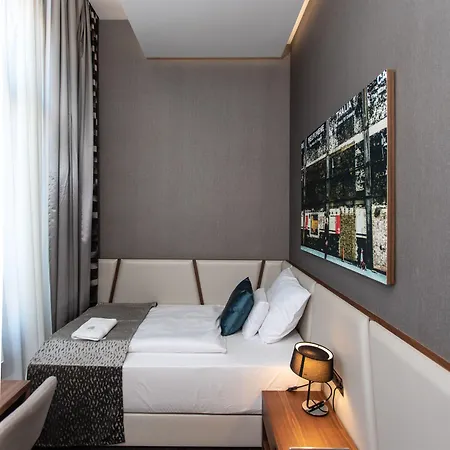Artis Boutique 4*