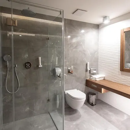 Artis Boutique Hotel 4*